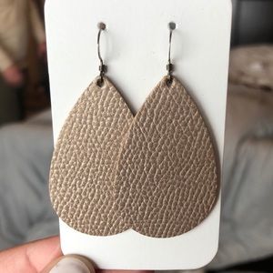 Nickel and Suede leather earrings